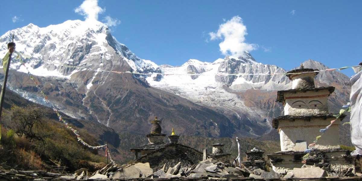 trek in manaslu